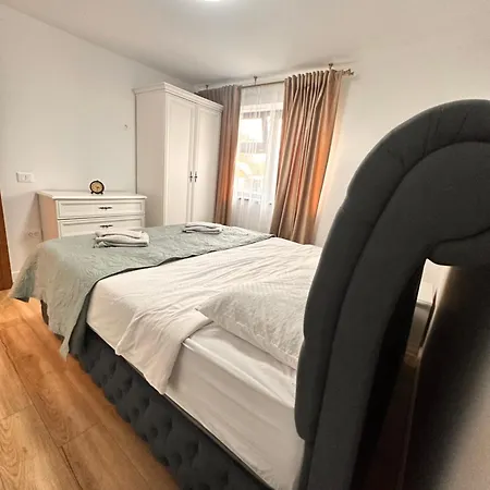 Apartament Modern In Vila, Cu Curte Proprie La 2Km De Centrul Sucevei Ipotesti  Exterior photo