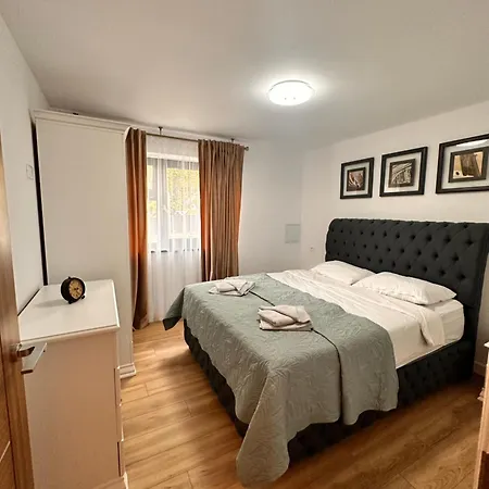 Apartament Modern In Vila, Cu Curte Proprie La 2Km De Centrul Sucevei Ipotesti  Exterior photo