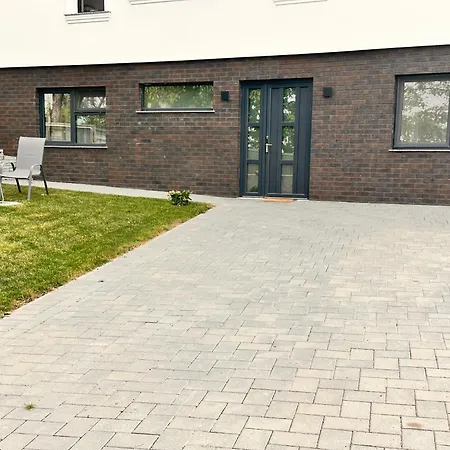 Apartament Modern In Vila, Cu Curte Proprie La 2Km De Centrul Sucevei Ipotesti  Exterior photo